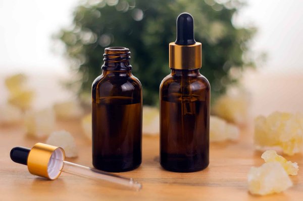 Recettes d'Aromathérapie pour un Foyer Harmonieux et Sain