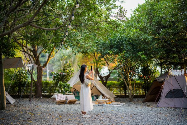 Quels sont les hébergements possibles pour un camping dans les Landes?